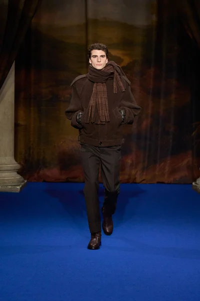 Look 2